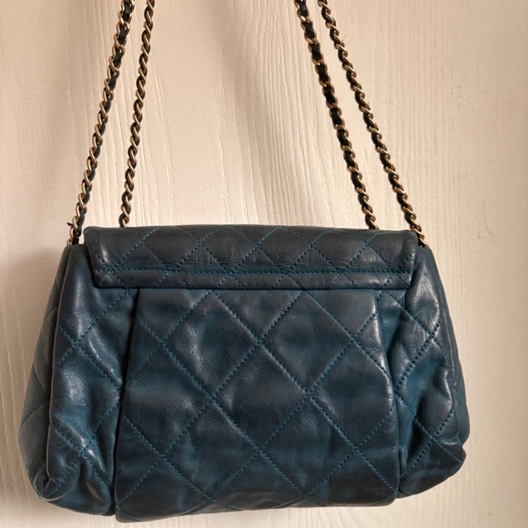 Chanel Small Chic Quilt Flap Bag - Picture 2 of 13